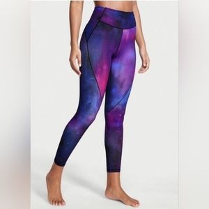 Victoria's Secret Workout Leggings Size 12 Aurora Forest